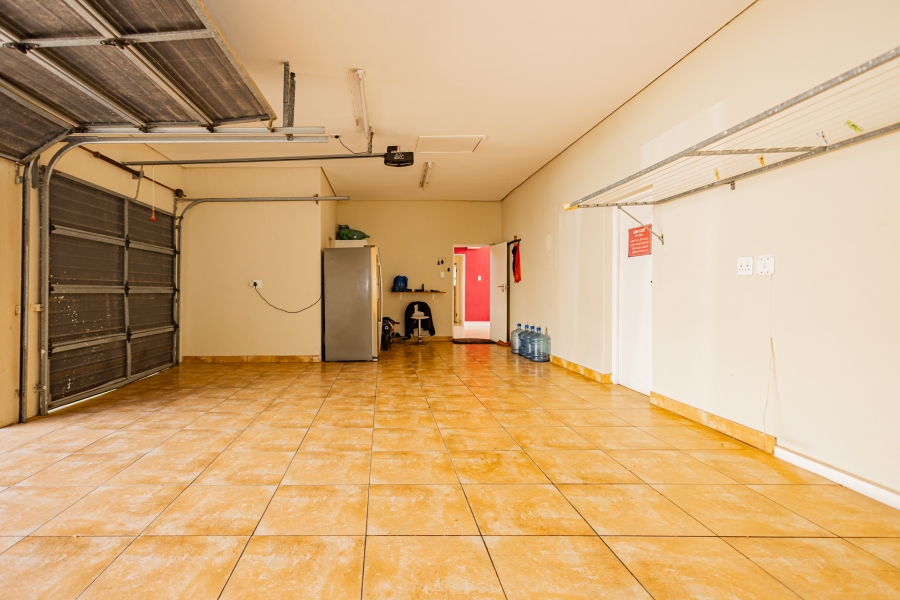 6 Bedroom Property for Sale in Baronetcy Estate Western Cape